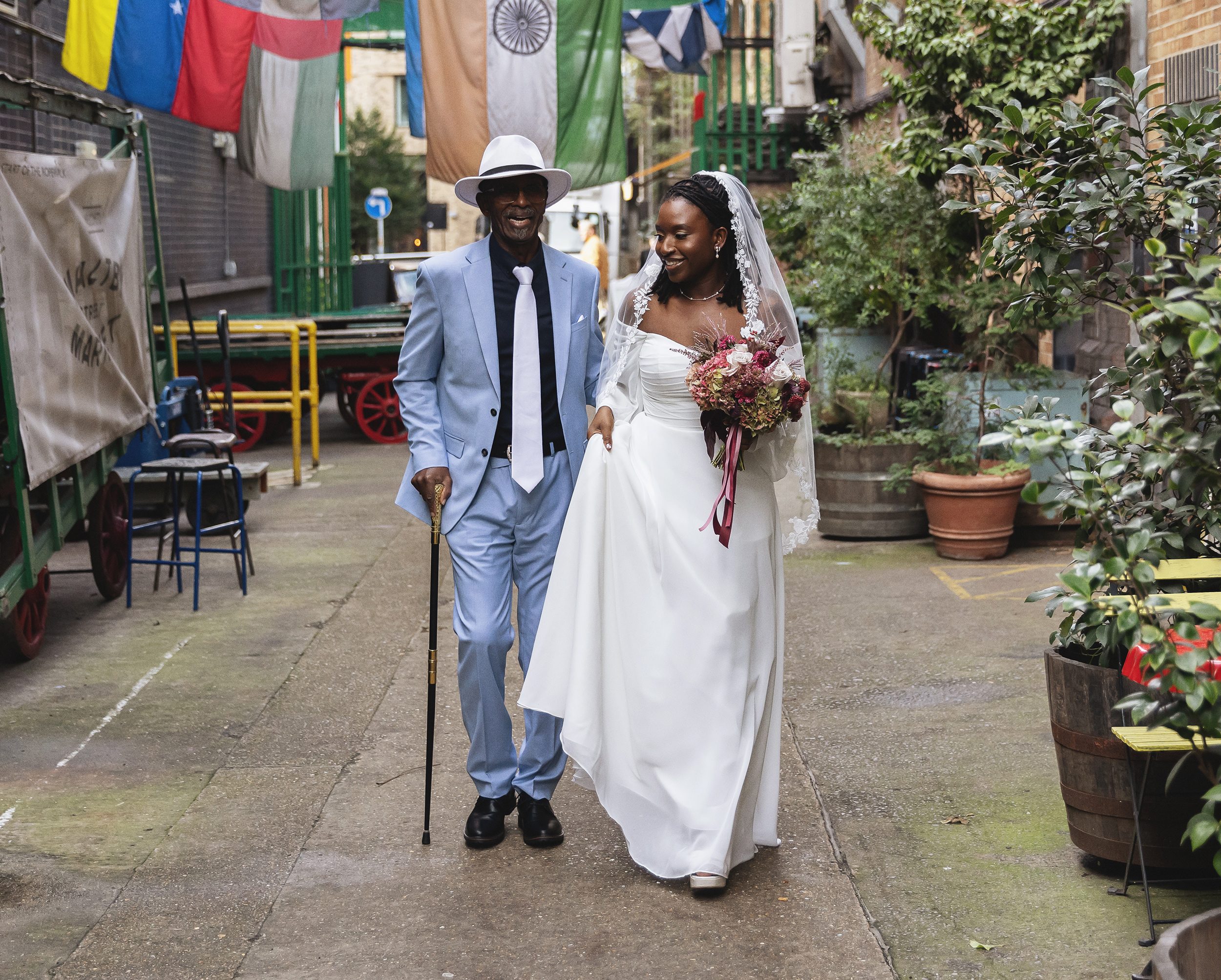 Bride and father arrive for The Old Timber Store Wedding