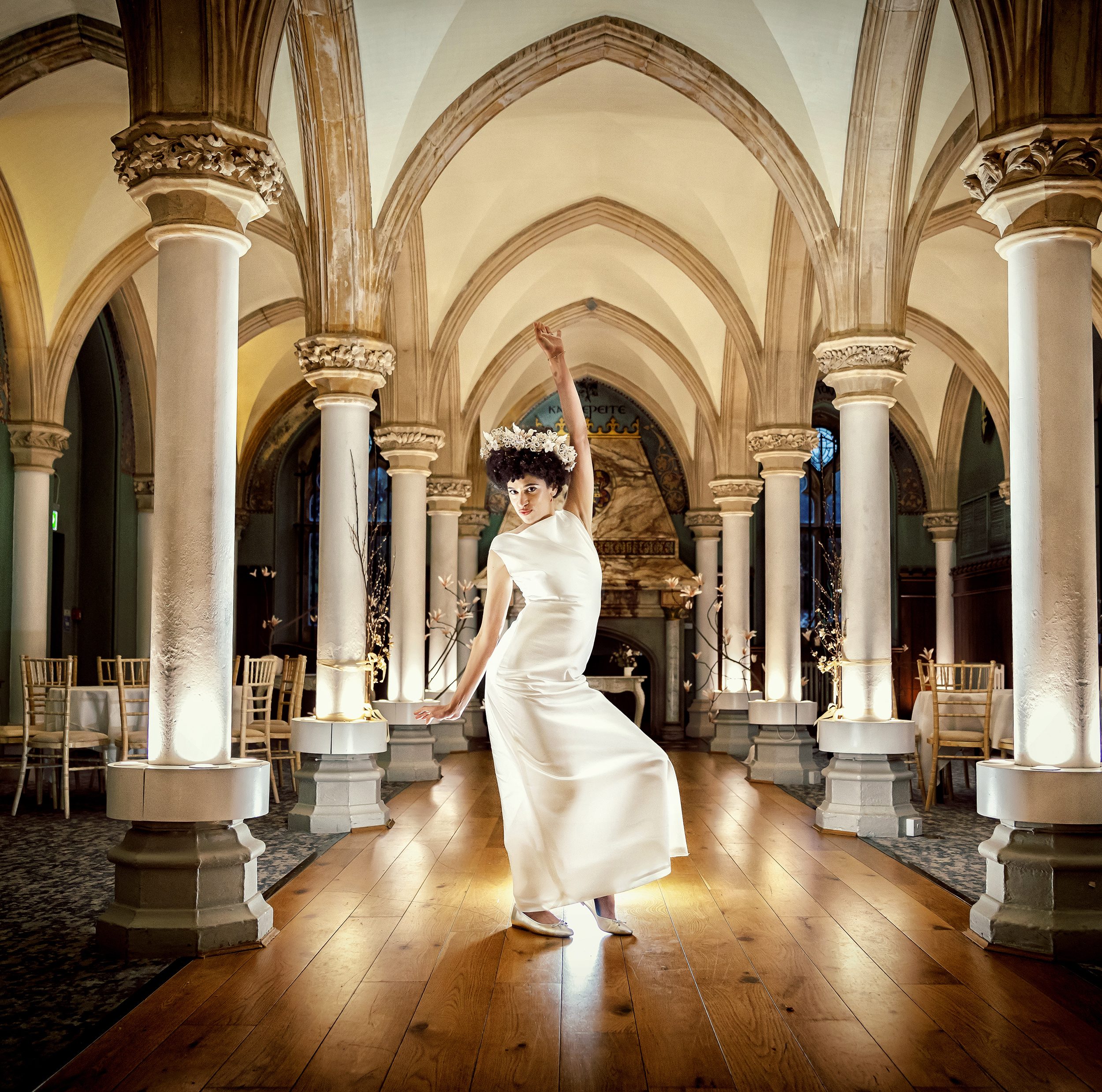 Wotton House wedding bride strikes a pose