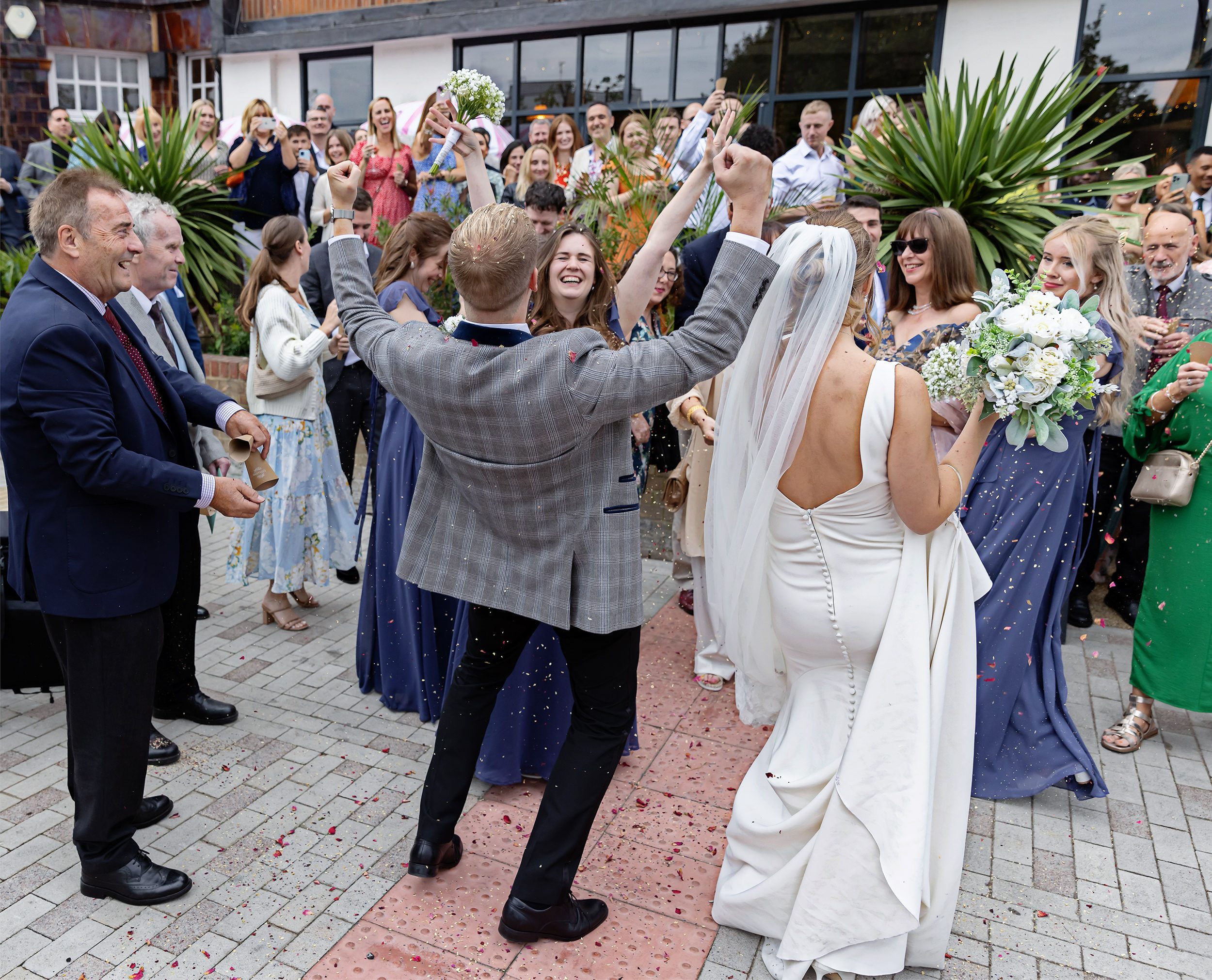 Bride and groom arrive for Leytonstone Tavern wedding reception