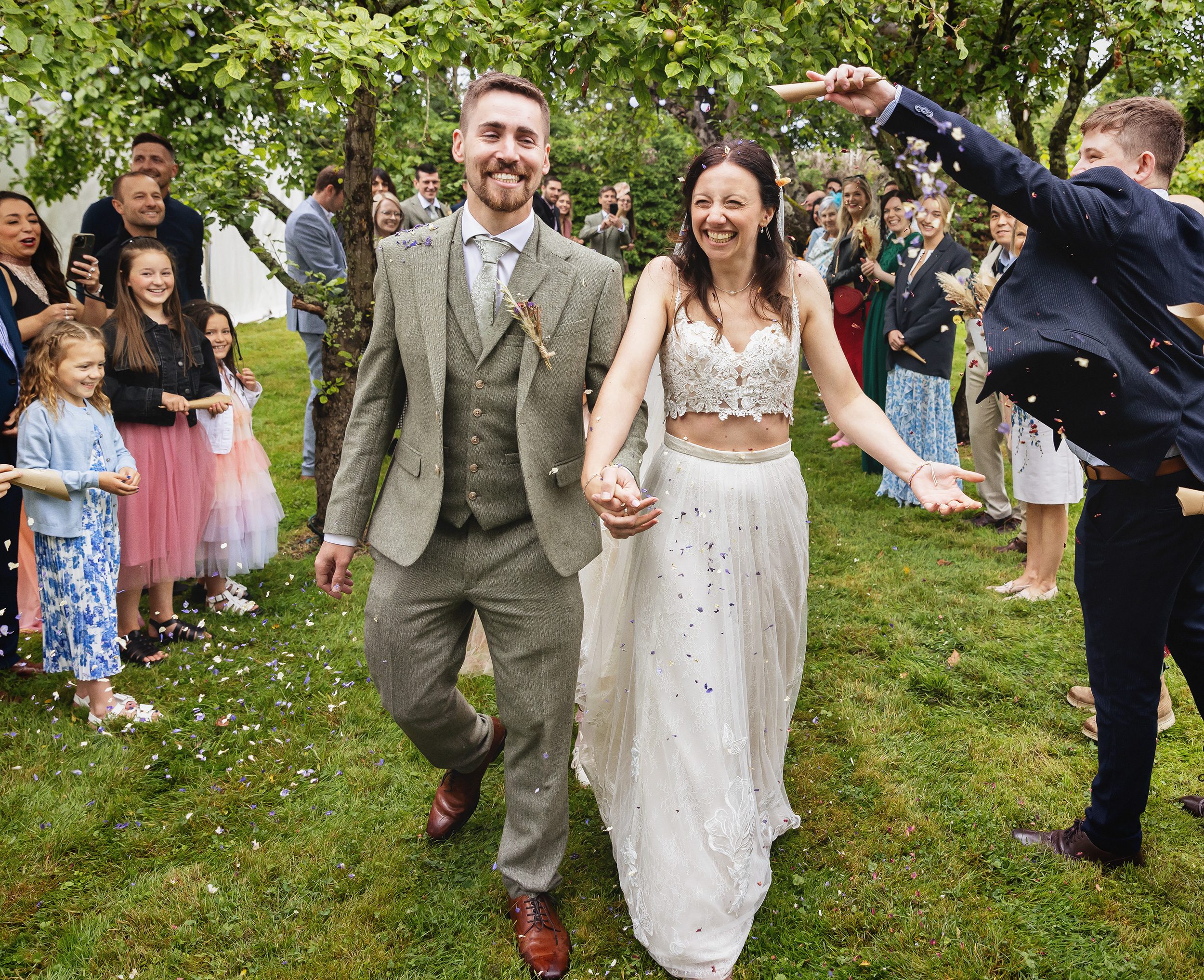 Confetti throw VW camper Cambridge wedding